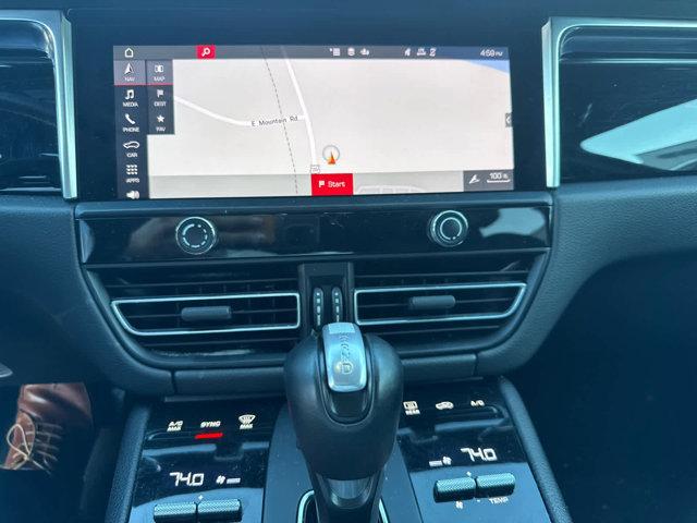 2024 Porsche Macan Unknown