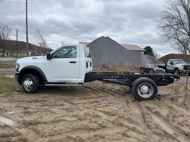 2024 Ram 4500 Chassis Tradesman/SLT