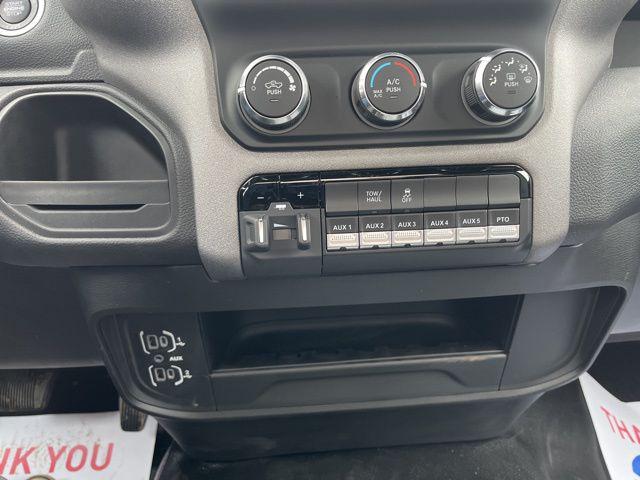 2024 Ram 4500 Chassis Tradesman/SLT