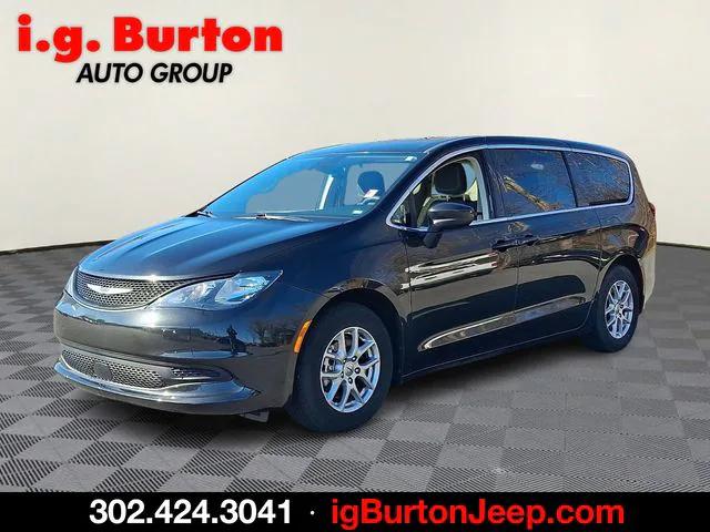 2023 Chrysler Voyager LX