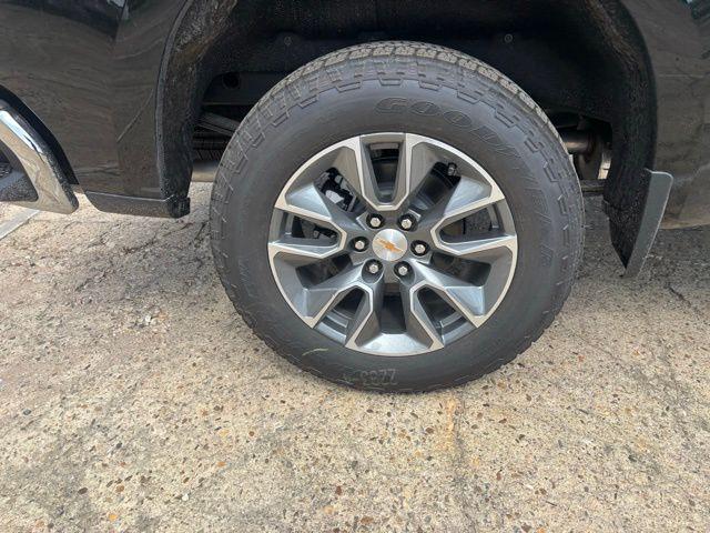 2026 Chevrolet Silverado 1500 4WD Crew Cab Standard Bed LT