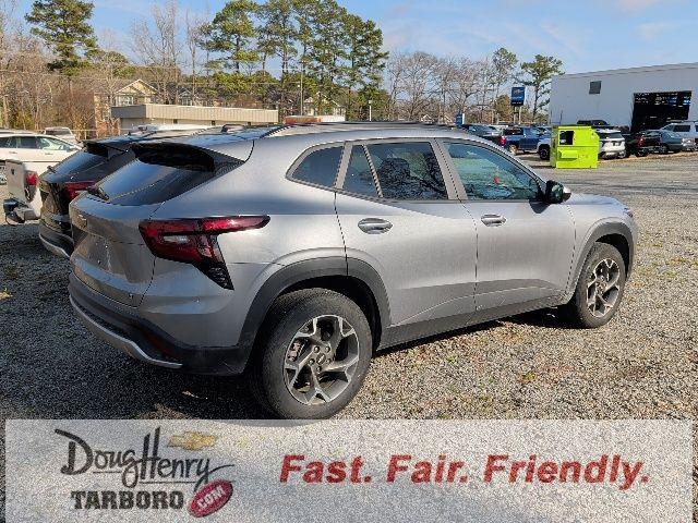 2025 Chevrolet Trax FWD LT