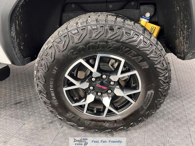 2023 GMC Canyon 4WD Crew Cab Short Box AT4X