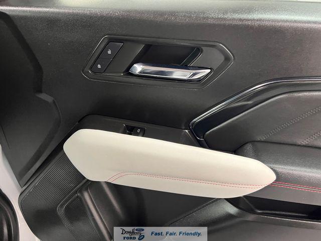 2023 GMC Canyon 4WD Crew Cab Short Box AT4X