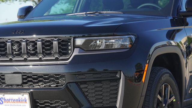 2026 Jeep Grand Cherokee Altitude 4x4