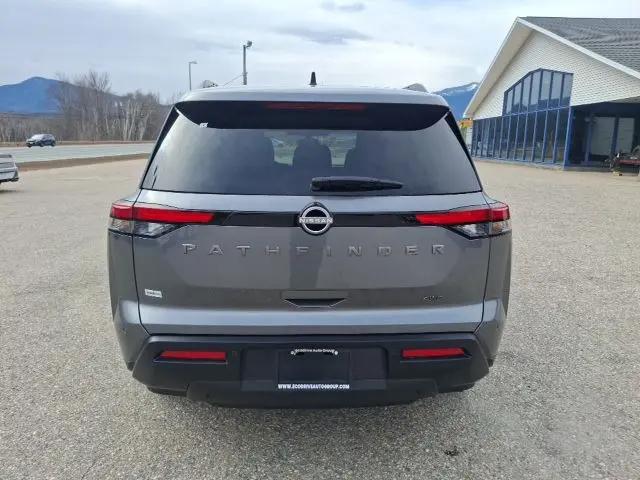 2026 Nissan Pathfinder SV