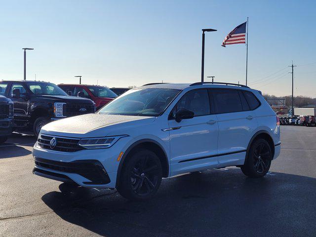 2024 Volkswagen Tiguan 2.0T SE R-Line Black