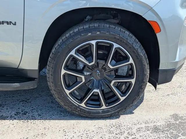 2023 Chevrolet Suburban 4WD RST