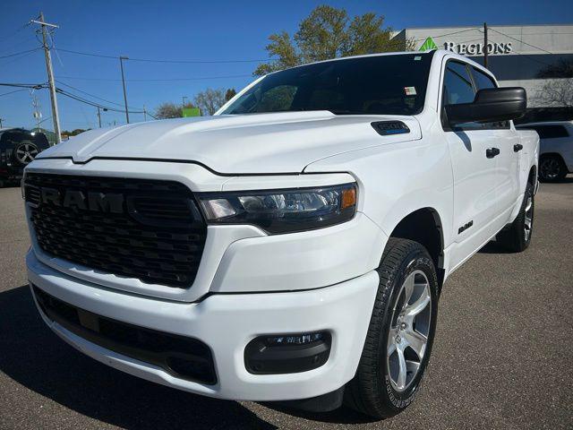 2025 Ram 1500 Tradesman Crew Cab 4x4 5'7" Box