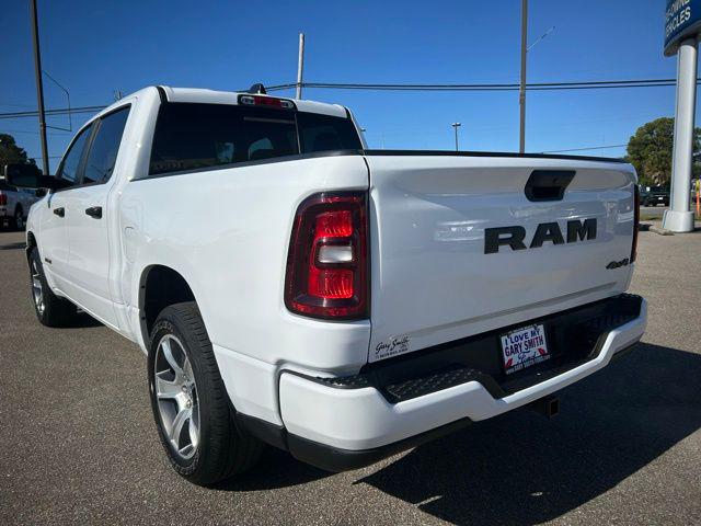 2025 Ram 1500 Tradesman Crew Cab 4x4 5'7" Box