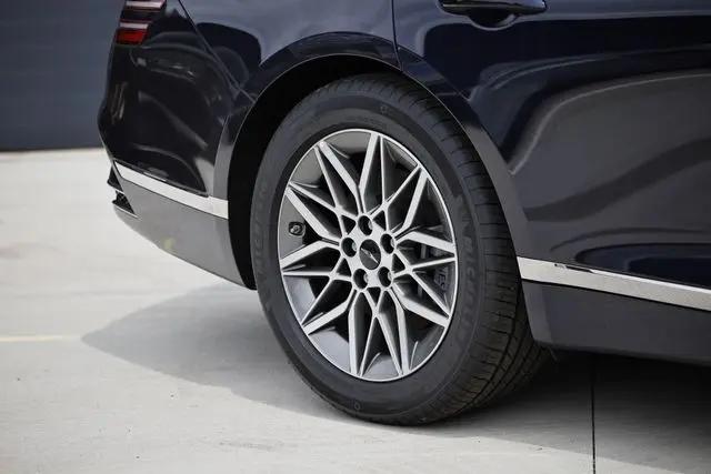 2026 Genesis G80 2.5T AWD