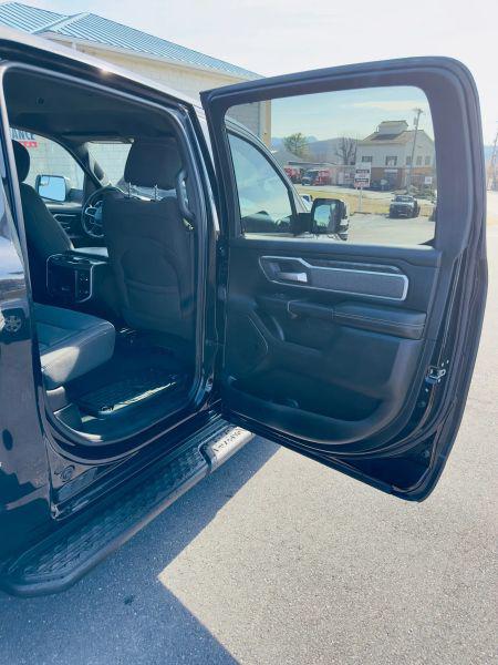 2021 Ram 1500 Big Horn Crew Cab 4x4 5'7" Box