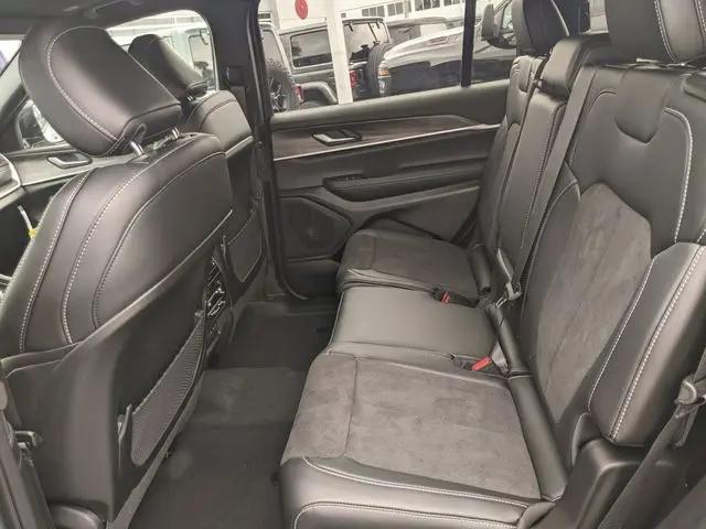2026 Jeep Grand Cherokee L Altitude 4x4