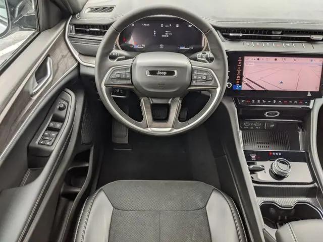 2026 Jeep Grand Cherokee L Altitude 4x4