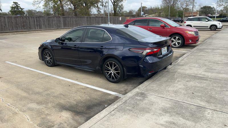 2022 Toyota Camry SE