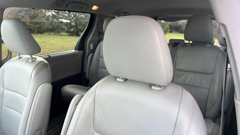 2017 Toyota Sienna XLE Premium 8 Passenger