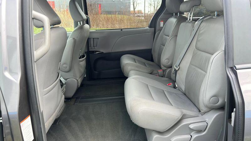 2017 Toyota Sienna XLE Premium 8 Passenger