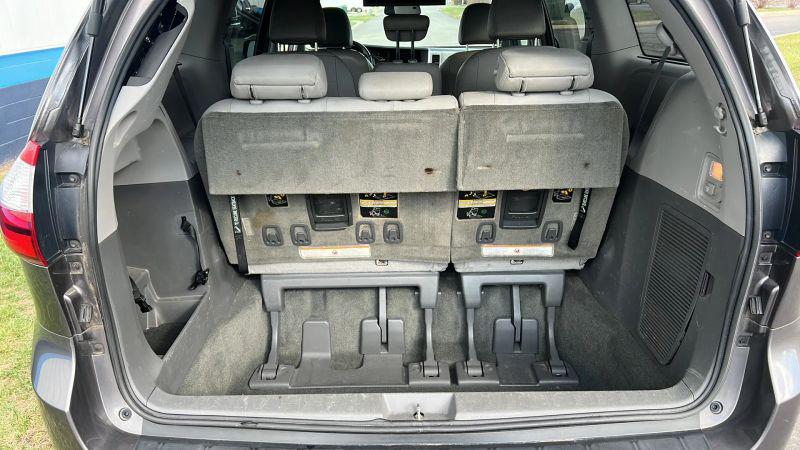 2017 Toyota Sienna XLE Premium 8 Passenger