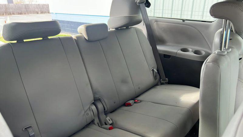 2017 Toyota Sienna XLE Premium 8 Passenger