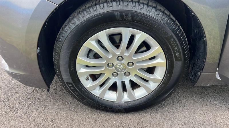 2017 Toyota Sienna XLE Premium 8 Passenger