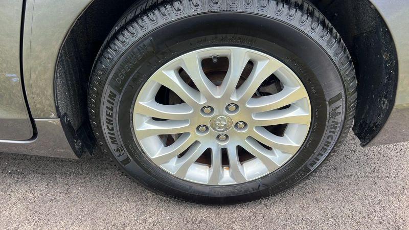 2017 Toyota Sienna XLE Premium 8 Passenger