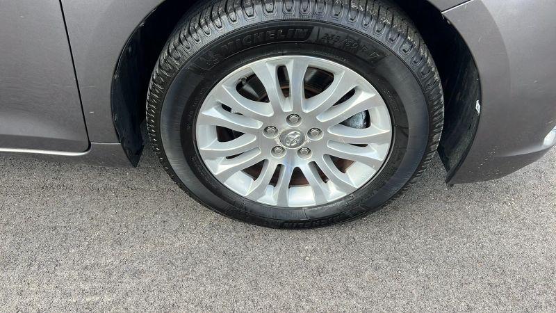 2017 Toyota Sienna XLE Premium 8 Passenger