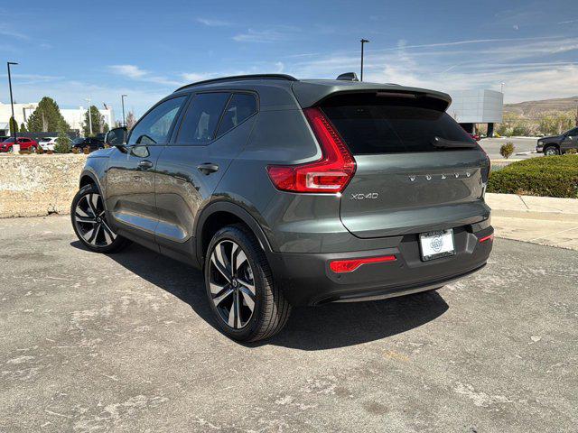 2026 Volvo XC40 Plus, B5 AWD Gas (mild hybrid), Dark