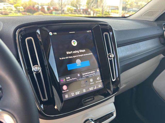 2026 Volvo XC40 Plus, B5 AWD Gas (mild hybrid), Dark