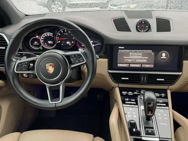 2023 Porsche Cayenne Platinum Edition