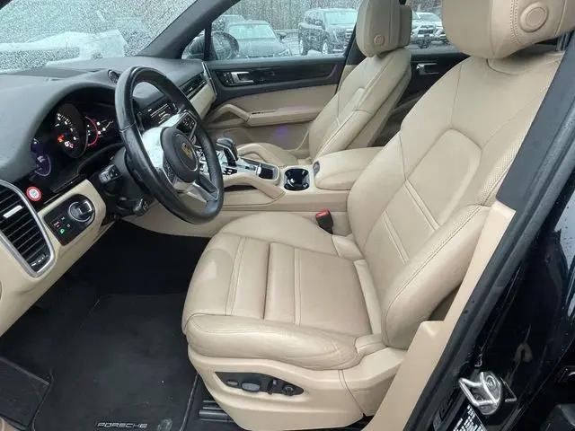 2023 Porsche Cayenne Platinum Edition