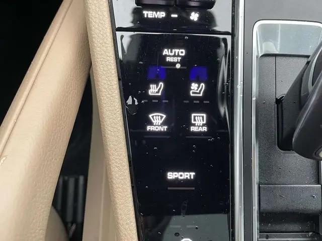 2023 Porsche Cayenne Platinum Edition