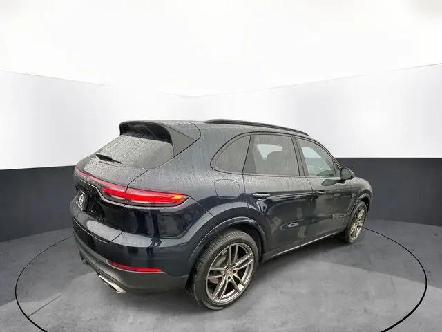 2023 Porsche Cayenne Platinum Edition