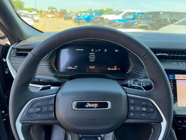 2026 Jeep Grand Cherokee Altitude 4x4
