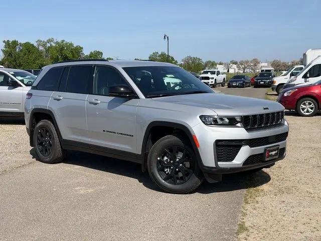 2026 Jeep Grand Cherokee Altitude 4x4