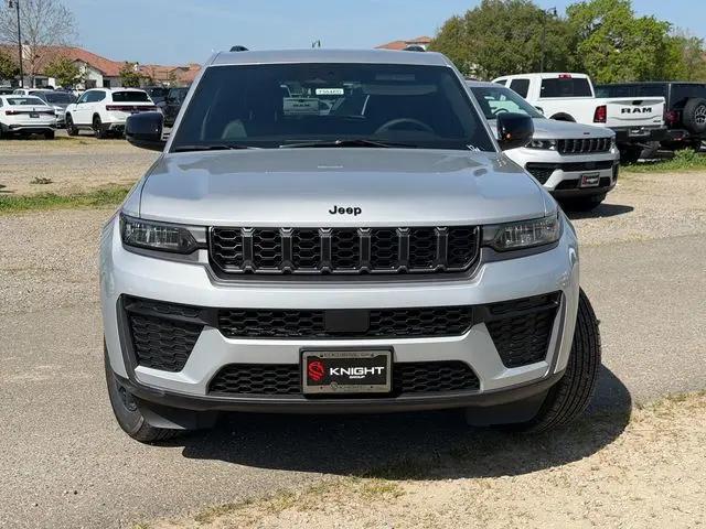 2026 Jeep Grand Cherokee Altitude 4x4