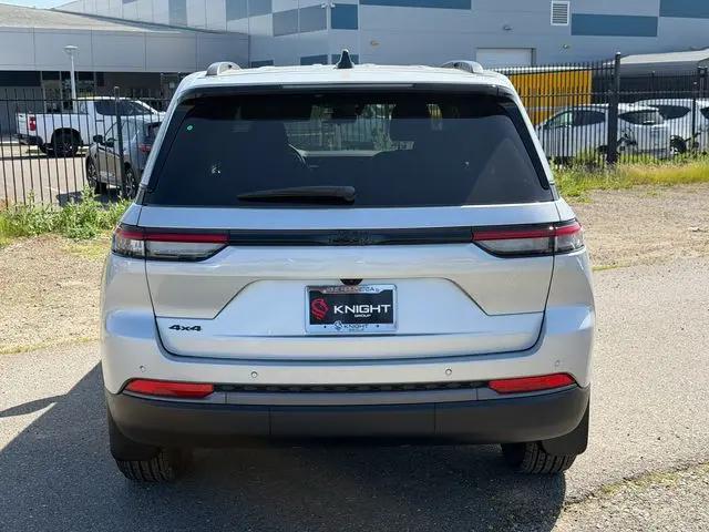 2026 Jeep Grand Cherokee Altitude 4x4