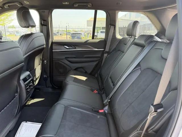2026 Jeep Grand Cherokee Altitude 4x4