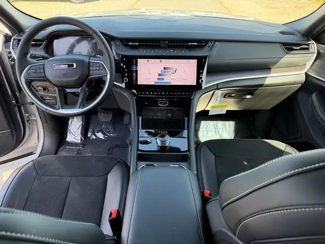 2026 Jeep Grand Cherokee Altitude 4x4