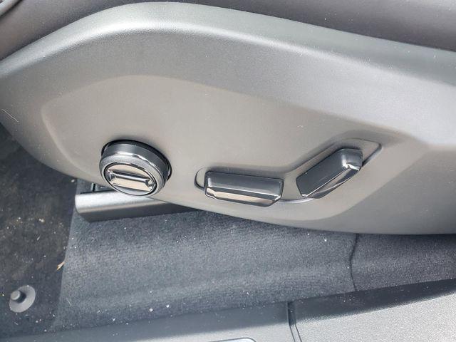 2026 Volvo XC90 Plus, B5 AWD Gas (mild hybrid), Gasoline, Bright, 7 Seats