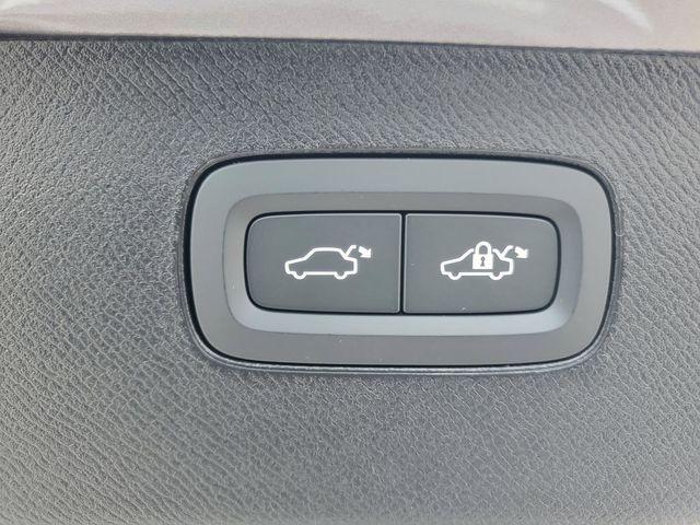 2026 Volvo XC90 Plus, B5 AWD Gas (mild hybrid), Gasoline, Bright, 7 Seats