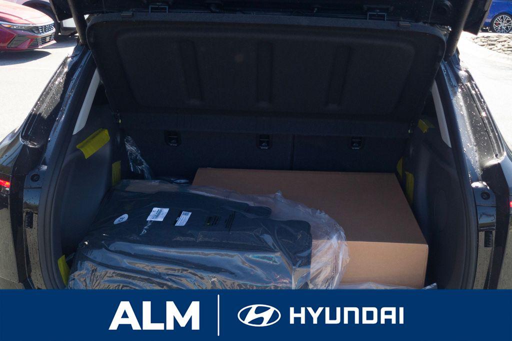 New 2026 Abyss Black Pearl HYUNDAI Limited FWD image 8
