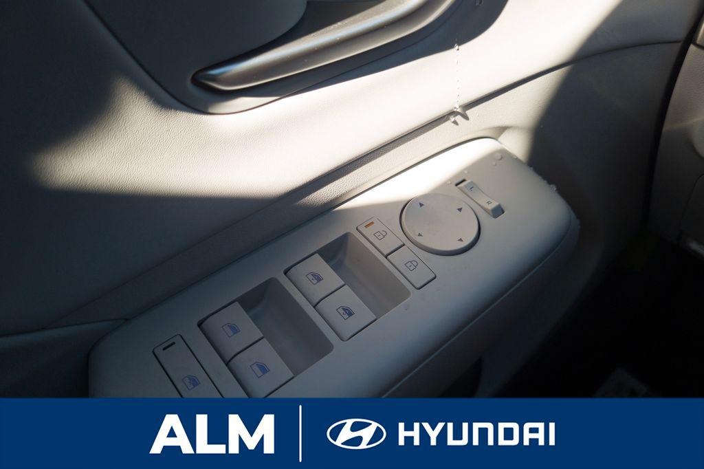 New 2026 Abyss Black Pearl HYUNDAI Limited FWD image 33