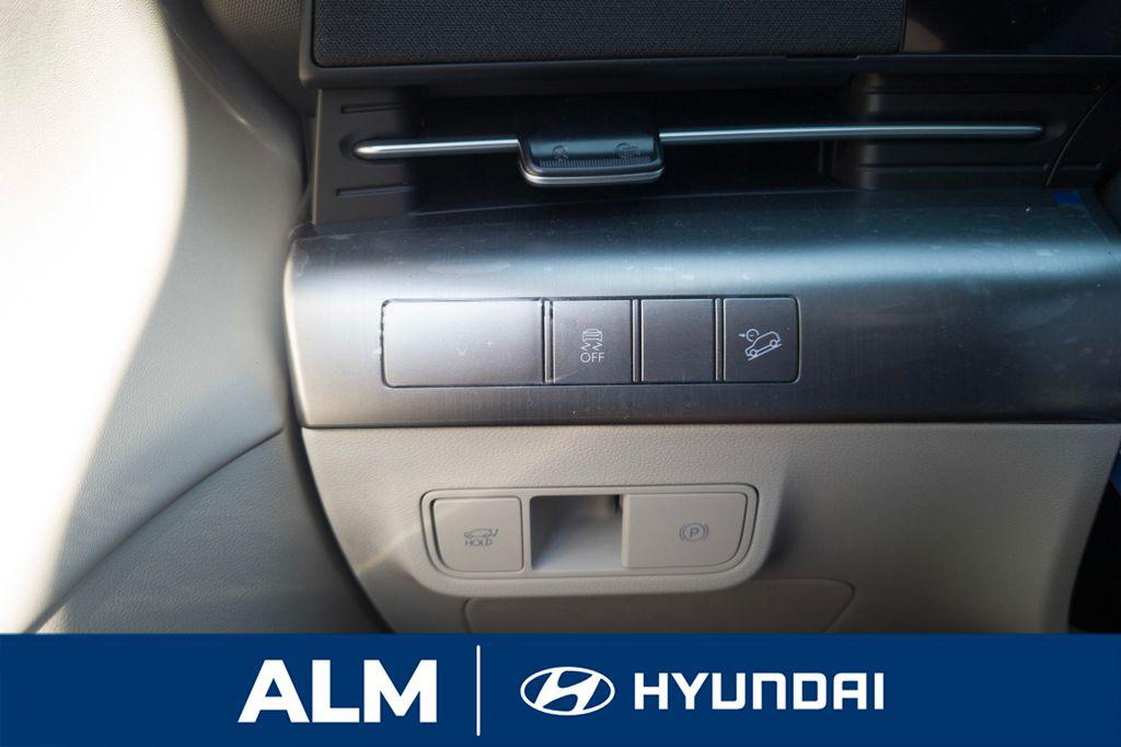 New 2026 Abyss Black Pearl HYUNDAI Limited FWD image 34