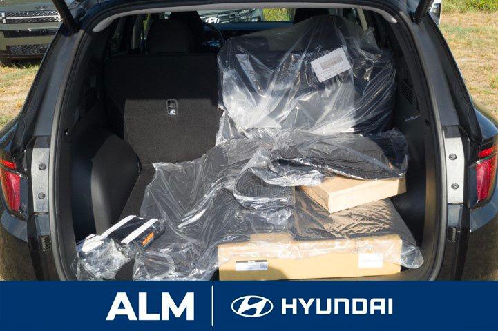 New 2026 Phantom Black HYUNDAI SEL FWD image 8