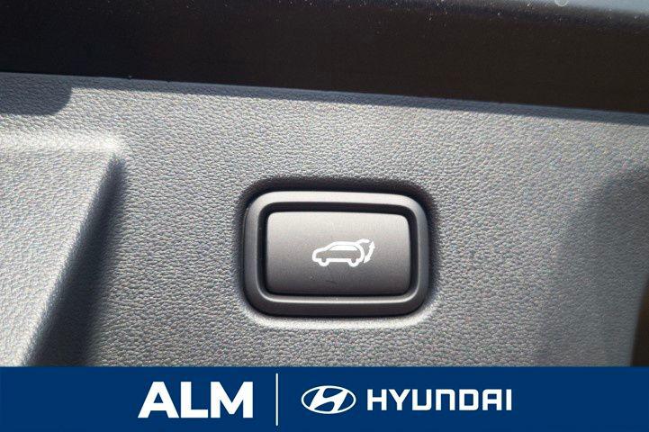 New 2026 Phantom Black HYUNDAI SEL FWD image 9