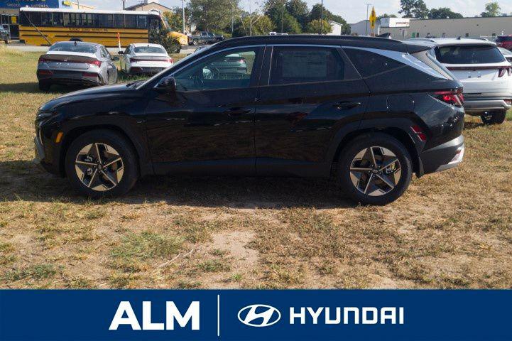 New 2026 Phantom Black HYUNDAI SEL FWD image 11