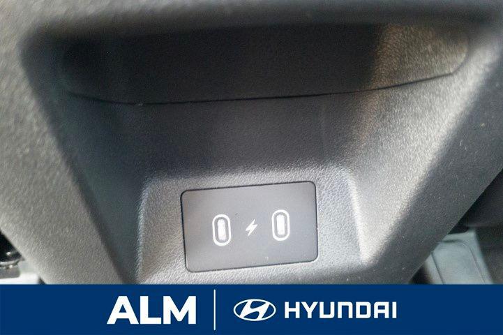 New 2026 Phantom Black HYUNDAI SEL FWD image 18