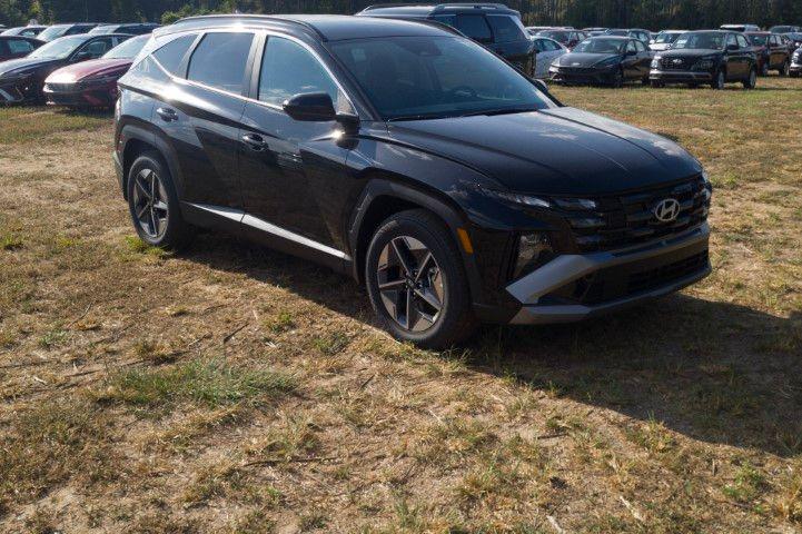 New 2026 Black Hyundai SEL FWD image 3