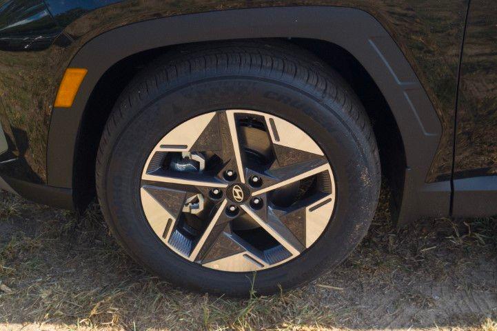New 2026 Black Hyundai SEL FWD image 12