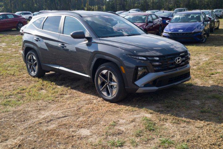 New 2026 Gray Hyundai SEL FWD image 3